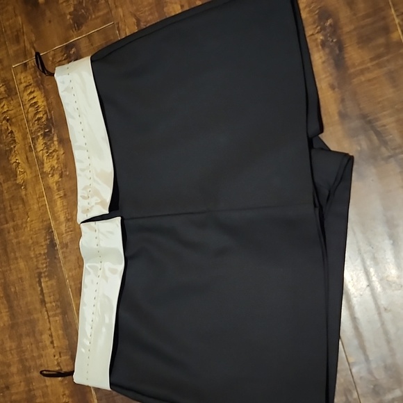 Zara Black Skort with White Accent - Picture 3 of 6